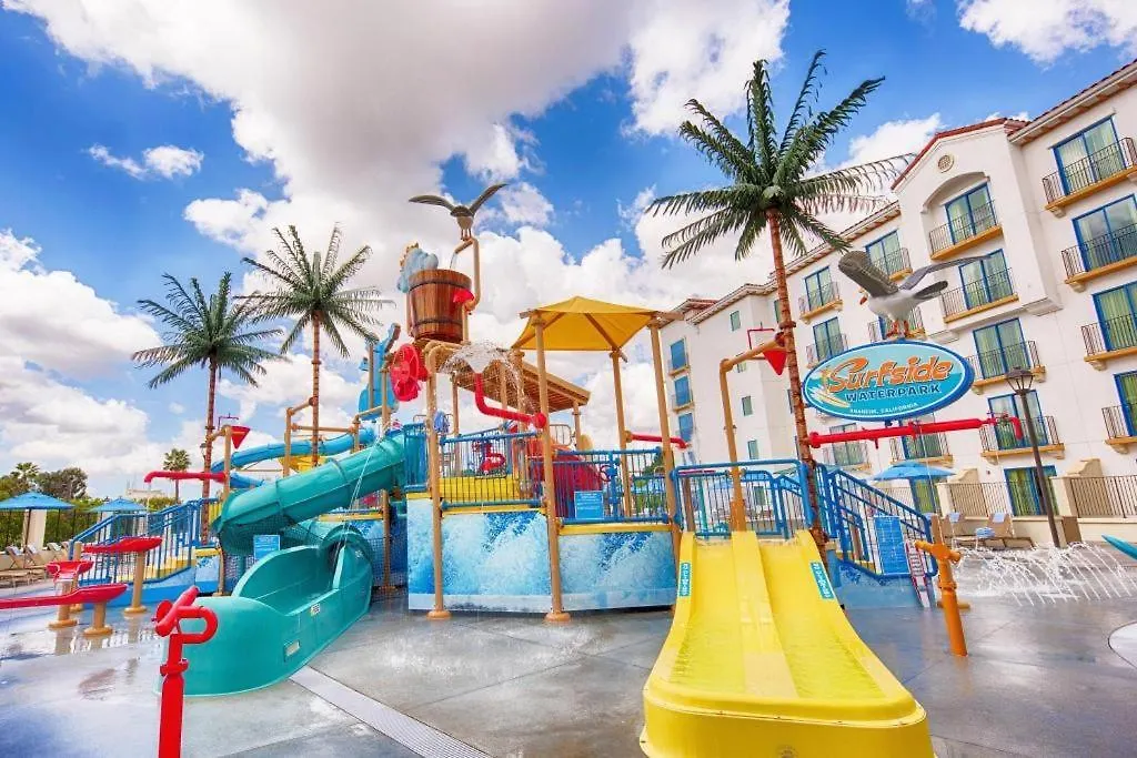 ***  Hotel Courtyard Anaheim Theme Park Entrance USA