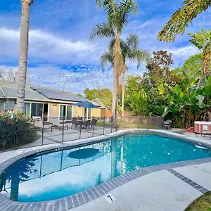 Holiday home Rainforest 4 Bedroom Poolspa Walk2disneyland